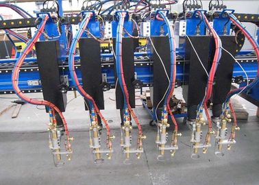 Αυτόματη CNC τύπων ατσάλινων σκελετών τέμνουσα μηχανή πλάσματος με τους πολυ τέμνοντες φανούς φλογών